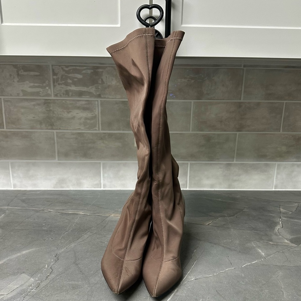 CHARLES BY CHARLES DAVID Taupe Stetch Knee High Boots 8.5 - Picture 4 of 7